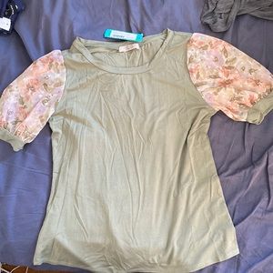 Beacon Kennedy Puff Sleeve Knot Top